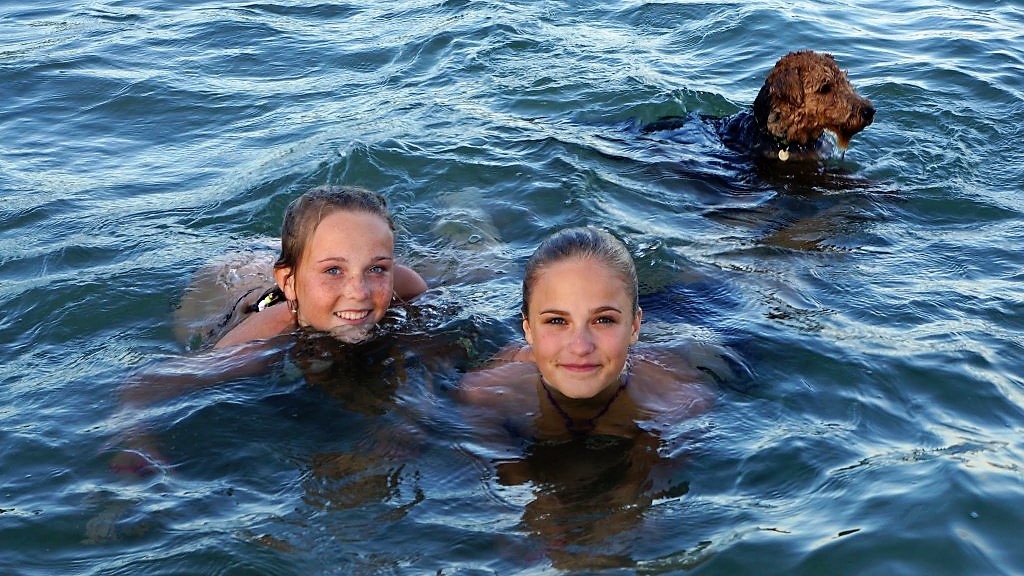 Thea og Emma besøger Dorte